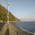 Maresia's House דירה Madalena do Mar